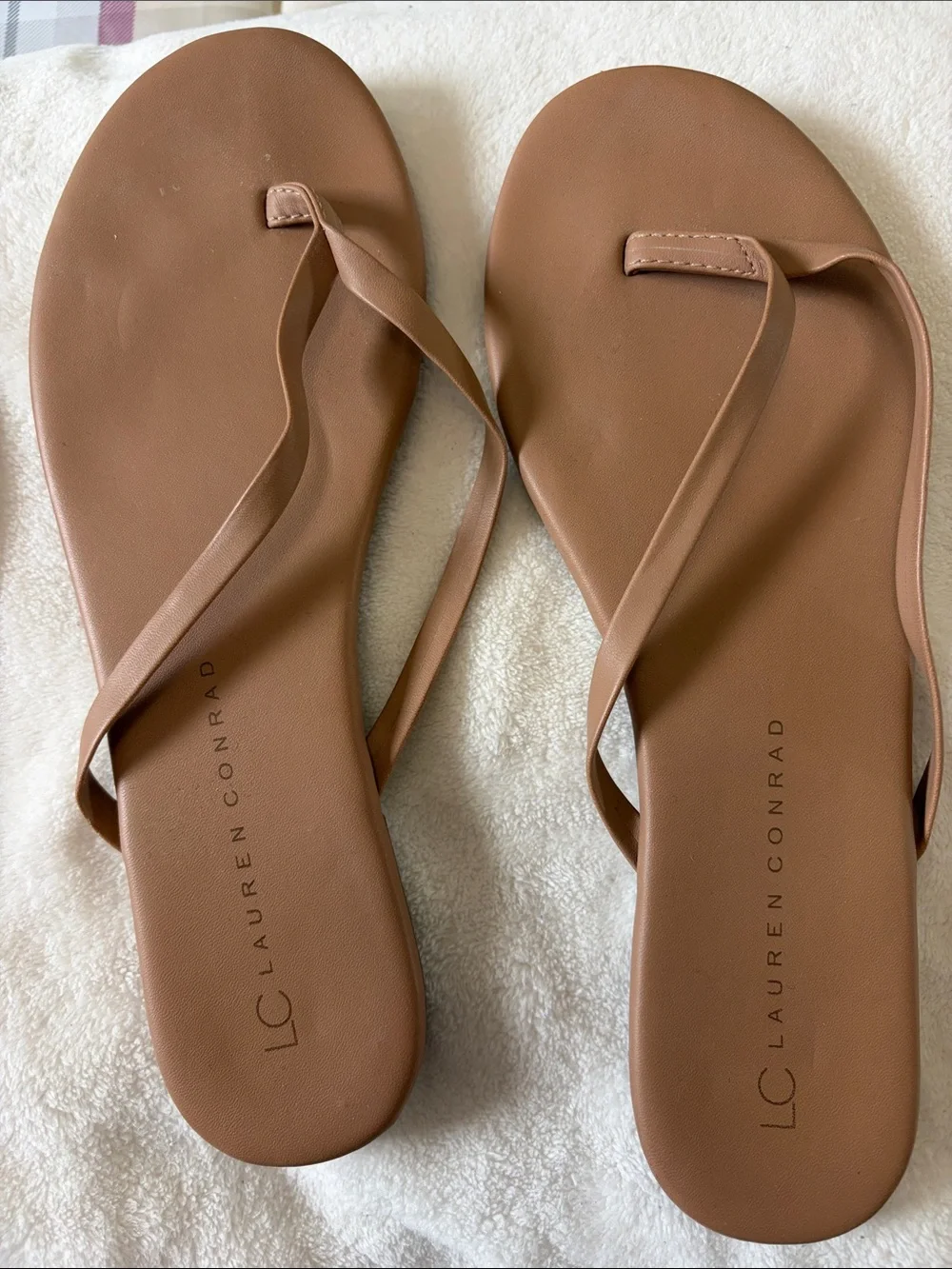 LC Lauren Conrad Slim Strap flip flops Black, Silver,Tan,gray,cream and blue - Picture 5 of 7